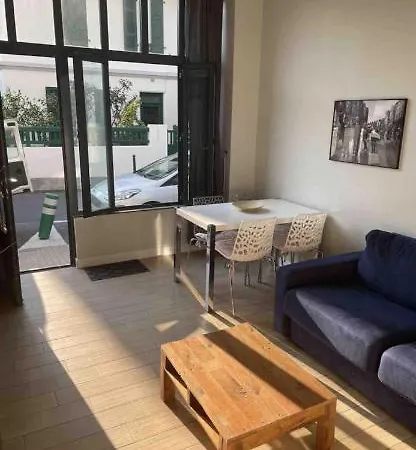 T3 Avec Patio A 300m De La *